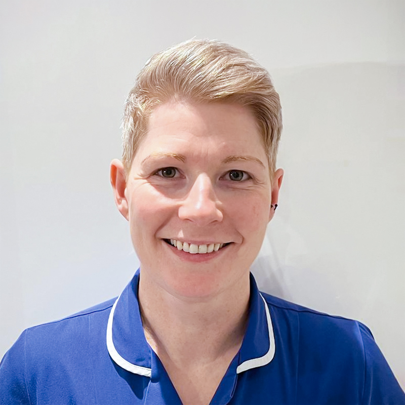 porträtt av en man som ler