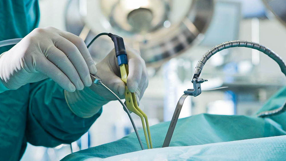 Neurokirurgiska instrument som används i operationssalen